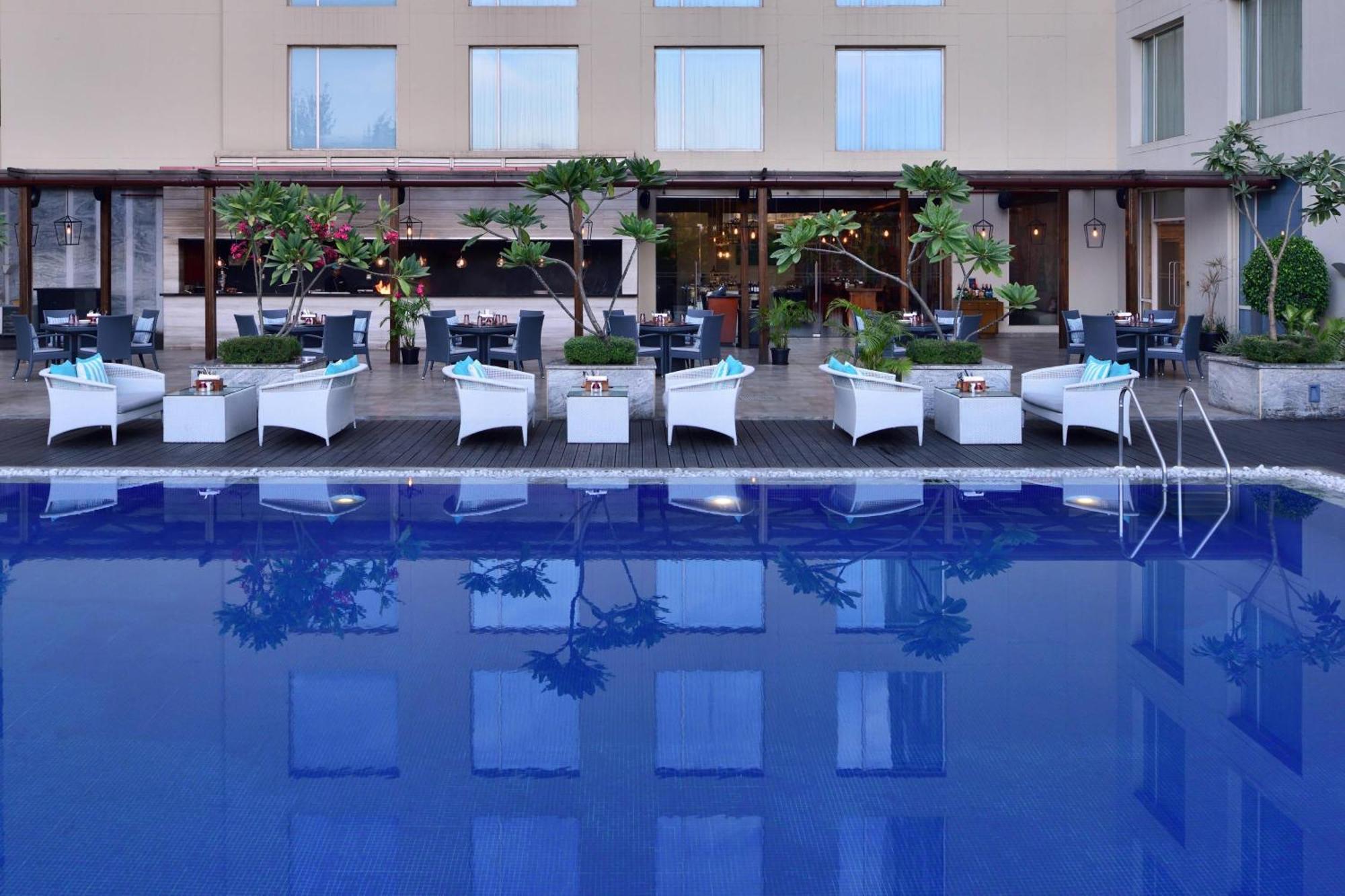 Courtyard By Marriott Bengaluru Outer Ring Road Hotel Exterior photo