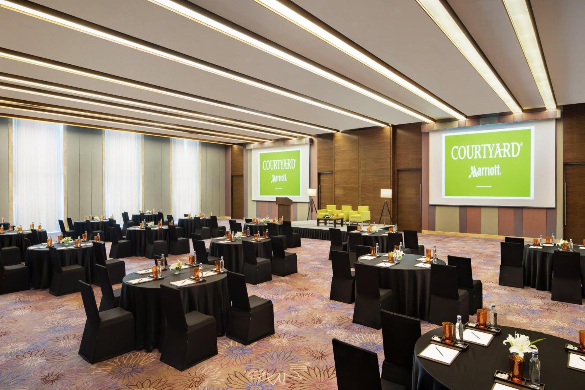 Courtyard By Marriott Bengaluru Outer Ring Road Hotel Exterior photo