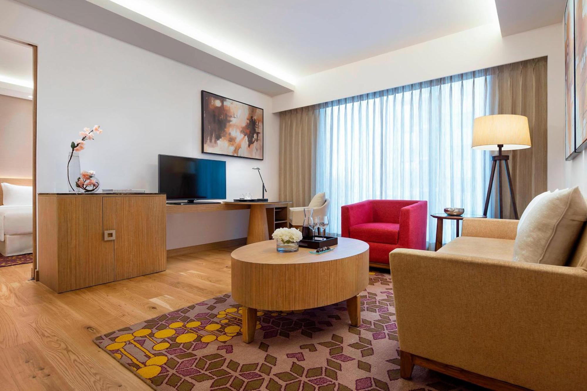 Courtyard By Marriott Bengaluru Outer Ring Road Hotel Exterior photo