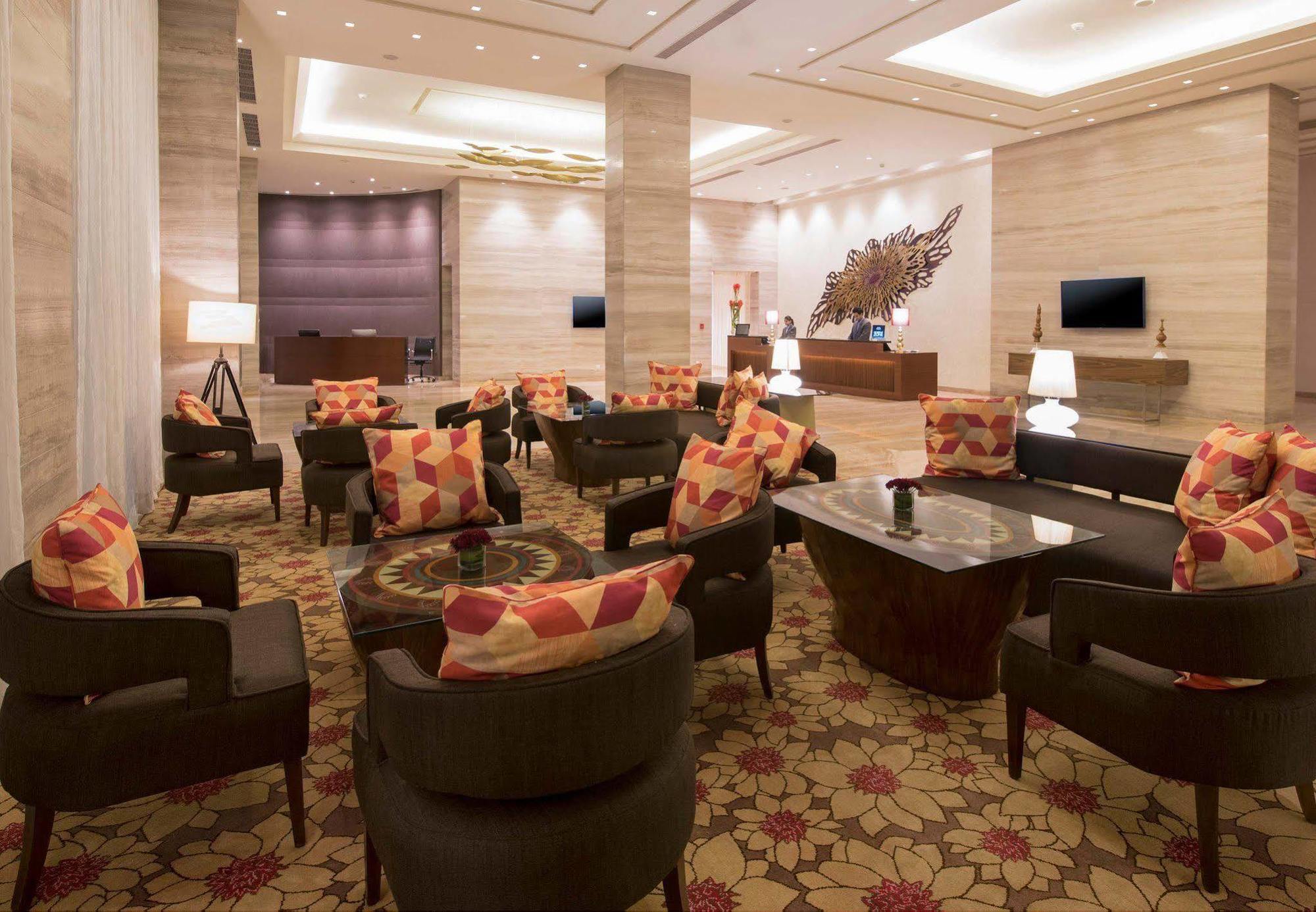 Courtyard By Marriott Bengaluru Outer Ring Road Hotel Exterior photo