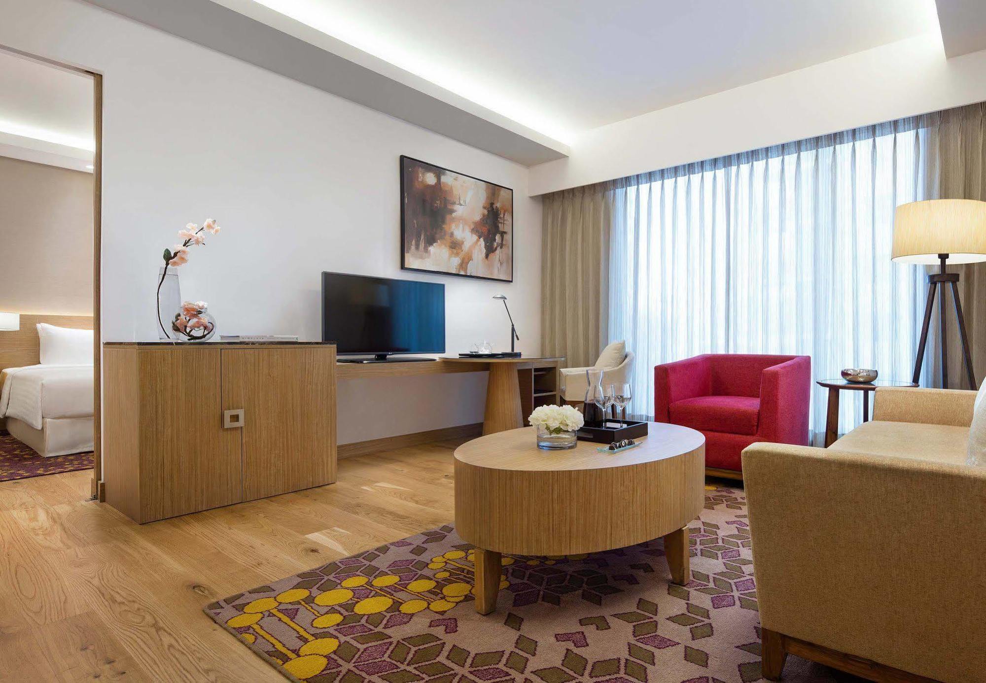 Courtyard By Marriott Bengaluru Outer Ring Road Hotel Exterior photo