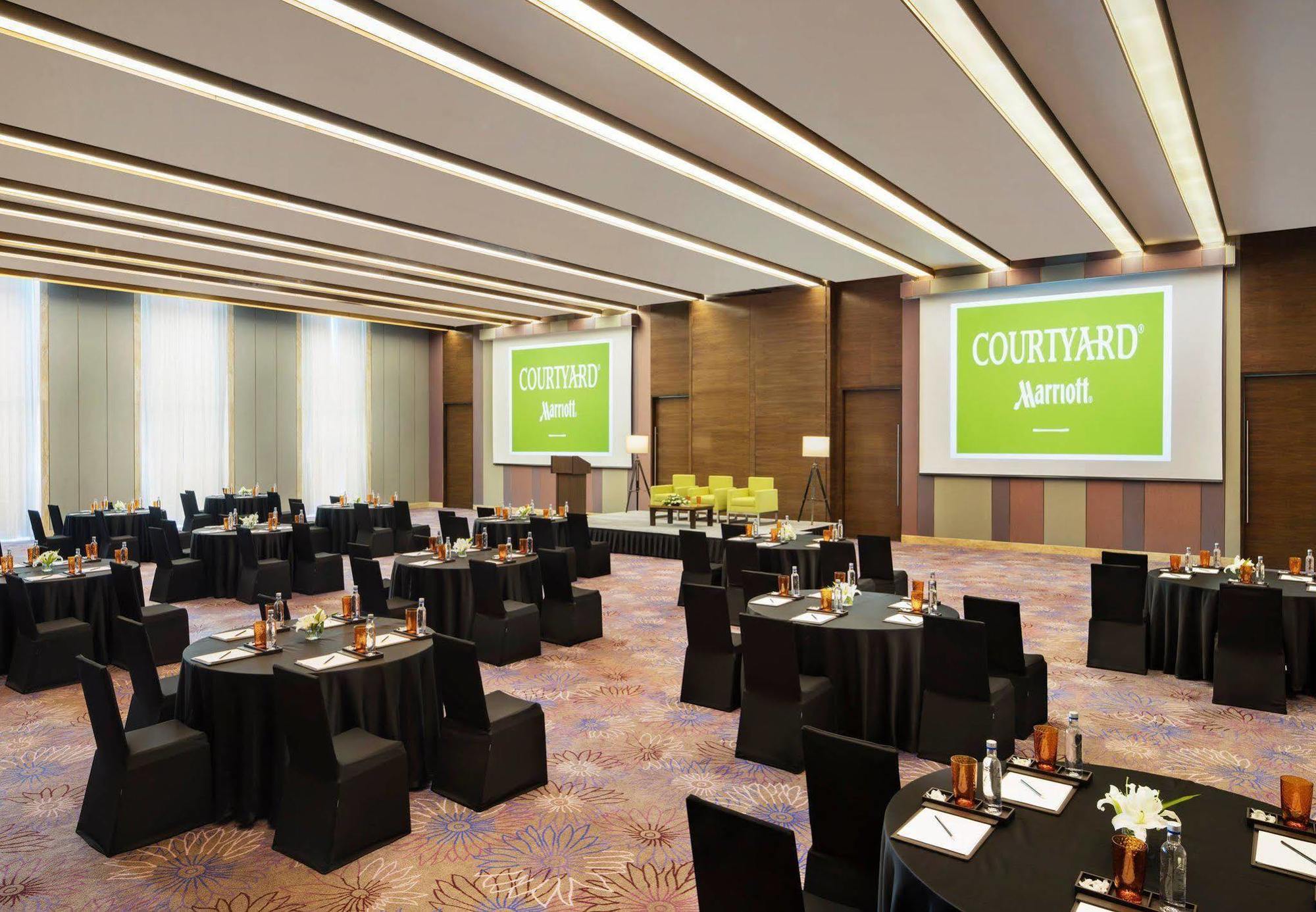 Courtyard By Marriott Bengaluru Outer Ring Road Hotel Exterior photo